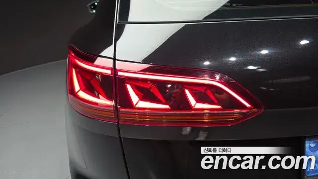Volkswagen Touareg 2023 — Şəkil 27/30