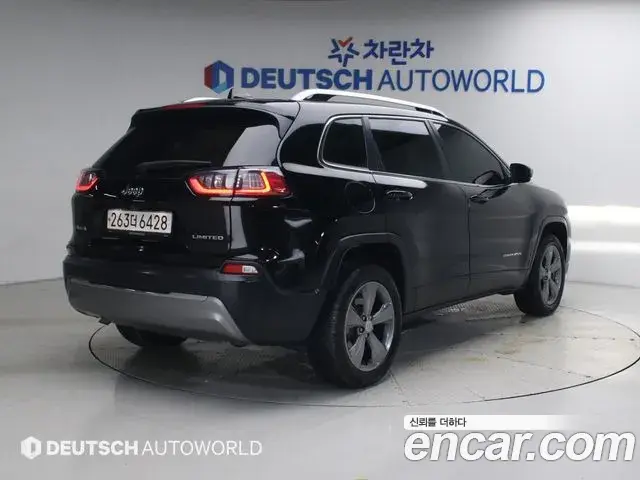 Jeep Cherokee 2021 — Photo 6/20