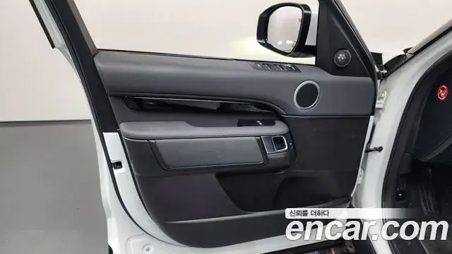 Land Rover Discovery 5 2019 — ფოტო 28/37