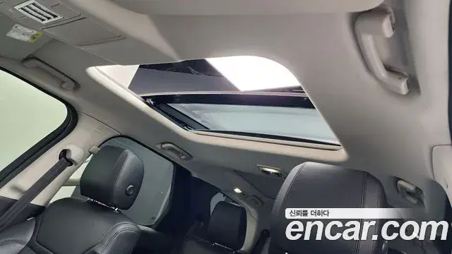 Land Rover Discovery 5 2019 — ფოტო 20/37