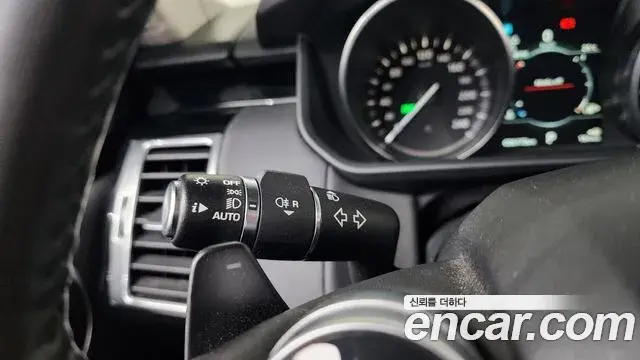 Land Rover Discovery 5 2019 — ფოტო 7/37