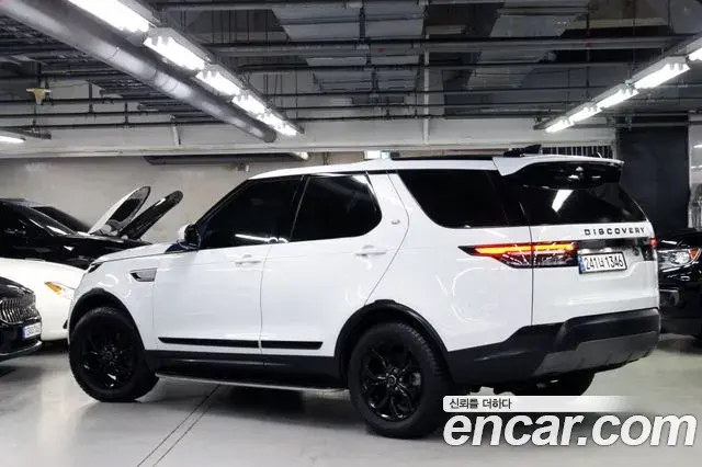 Land Rover Discovery 5 2018 — Фото 3/20