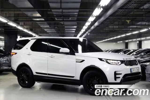 Land Rover Discovery 5 2018 — Фото 17/20
