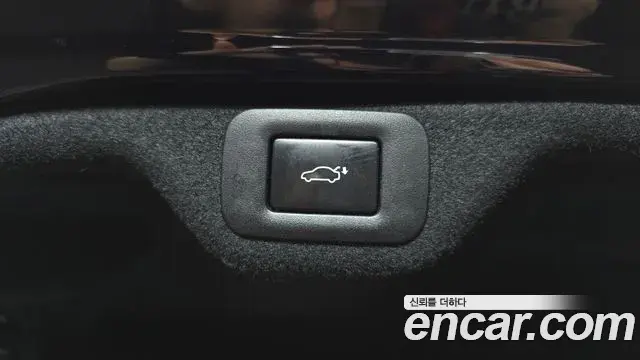 Lexus ES300h 2023 — Şəkil 17/33