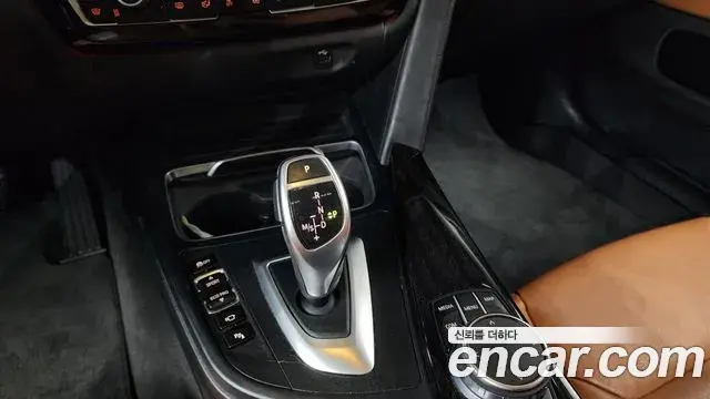 BMW 4 Series 2018 — ფოტო 30/37