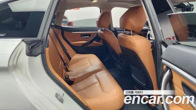 BMW 4 Series 2018 — ფოტო 31/37
