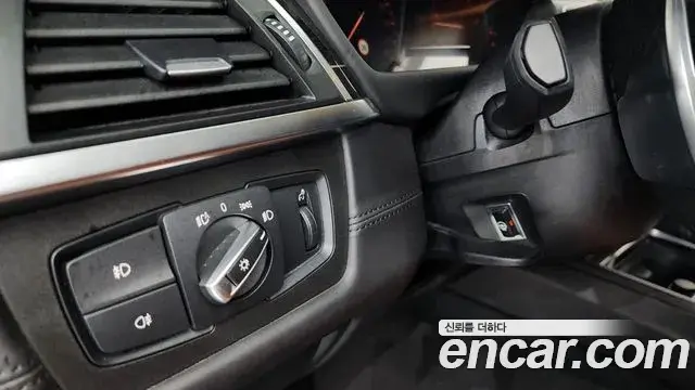 BMW 4 Series 2018 — ფოტო 25/37