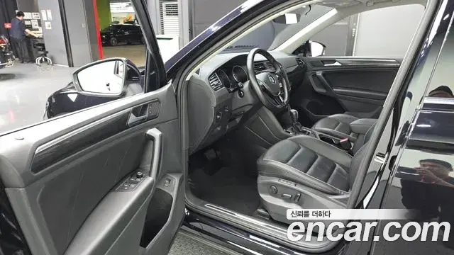 Volkswagen Tiguan 2020 — Şəkil 17/20