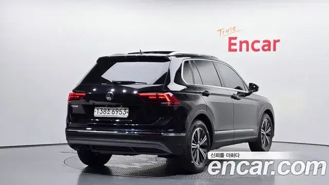Volkswagen Tiguan 2019 — Фото 2/20