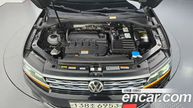 Volkswagen Tiguan 2019 — Фото 6/20