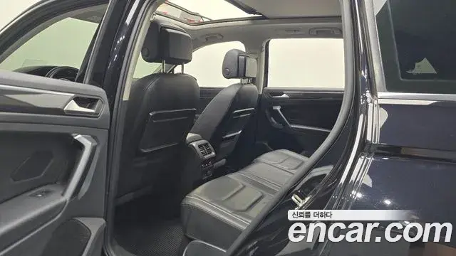 Volkswagen Tiguan 2019 — Фото 11/20