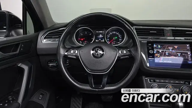 Volkswagen Tiguan 2019 — Фото 12/20