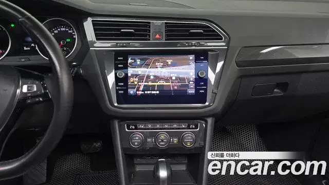Volkswagen Tiguan 2019 — Фото 13/20