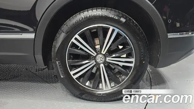 Volkswagen Tiguan 2019 — Şəkil 7/34