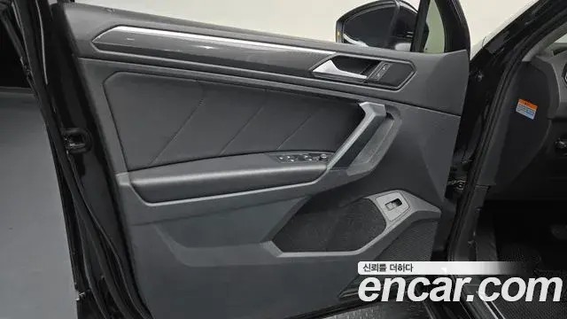 Volkswagen Tiguan 2019 — Şəkil 8/34