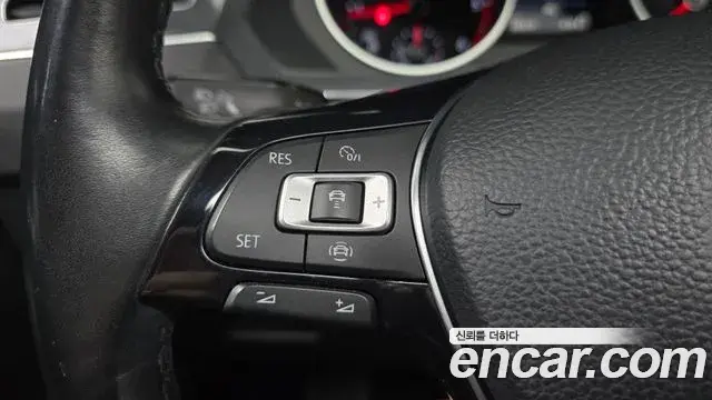 Volkswagen Tiguan 2019 — Şəkil 29/34