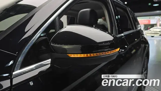 Volkswagen Tiguan 2019 — Şəkil 15/34