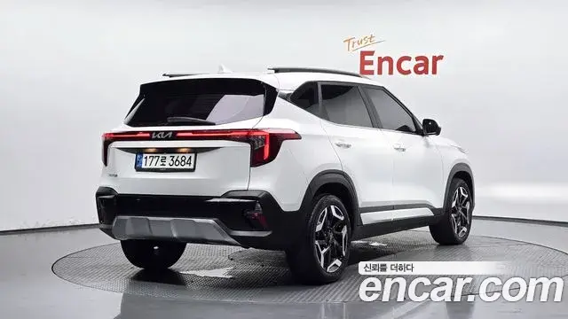 Kia Seltos 2023 — Şəkil 1/20