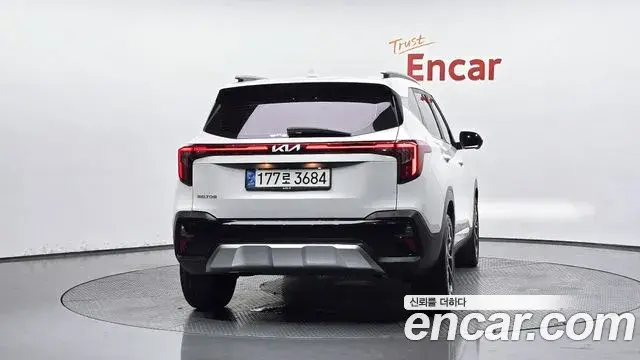 Kia Seltos 2023 — Şəkil 14/20