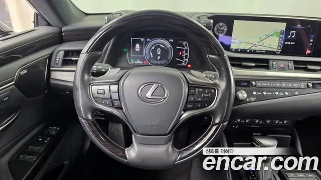 Lexus ES300h 2021 — Şəkil 13/20