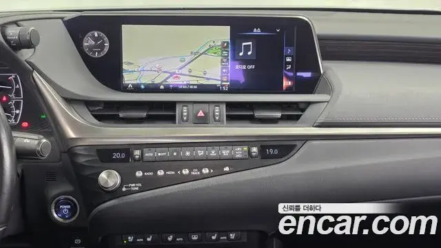 Lexus ES300h 2021 — Şəkil 8/20