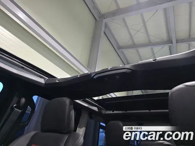Jeep Wrangler 2025 — Şəkil 18/20