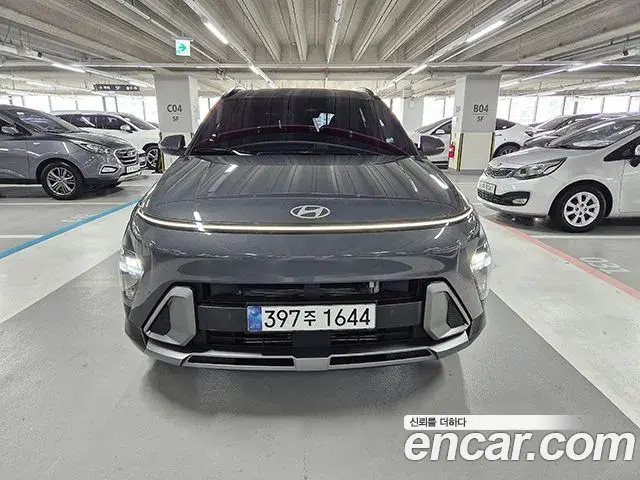 Hyundai Kona 2023 — Фото 1/20