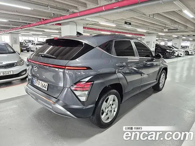 Hyundai Kona 2023 — Фото 5/20