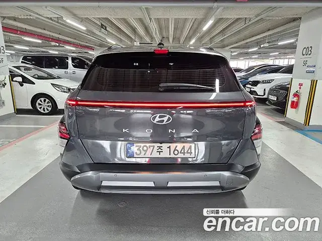 Hyundai Kona 2023 — Фото 7/20