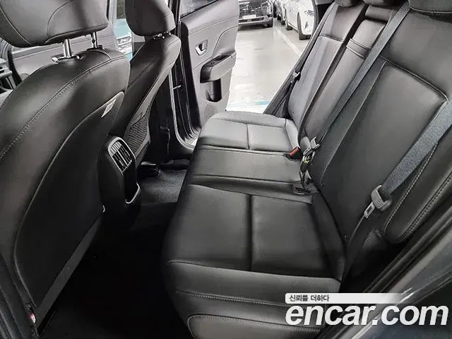 Hyundai Kona 2023 — Фото 10/20