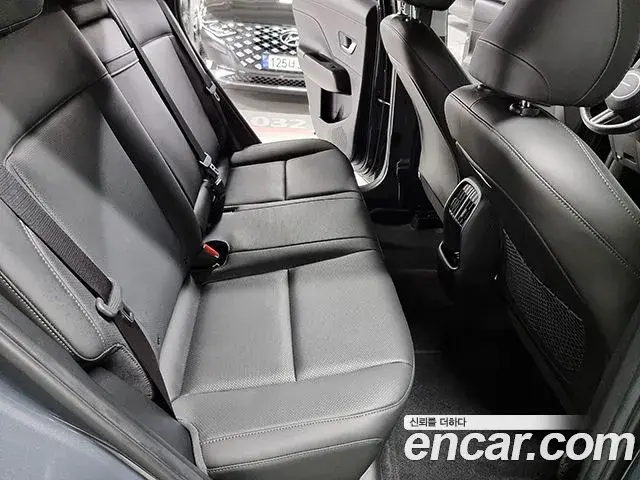 Hyundai Kona 2023 — Фото 12/20
