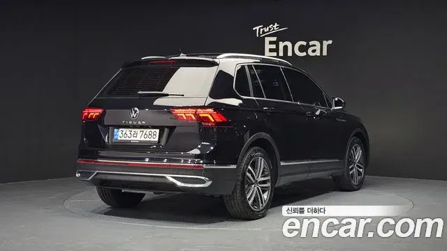 Volkswagen Tiguan 2021 — Şəkil 30/32