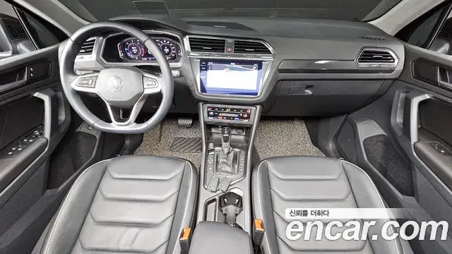 Volkswagen Tiguan 2021 — Şəkil 17/32