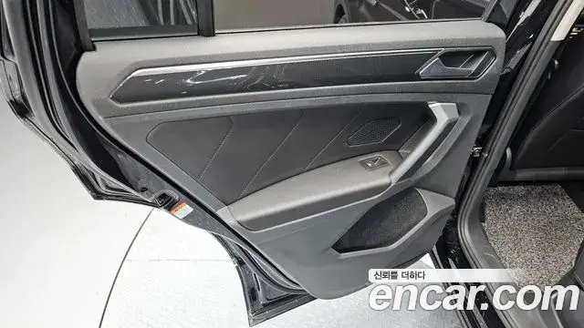 Volkswagen Tiguan 2021 — Şəkil 10/32