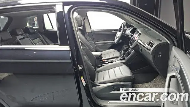 Volkswagen Tiguan 2021 — Şəkil 14/32