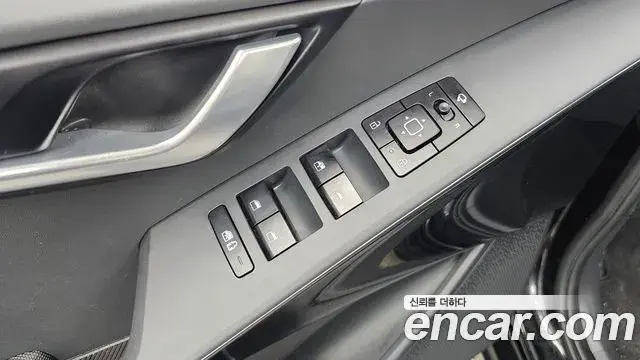 Kia Niro 2022 — Photo 28/30