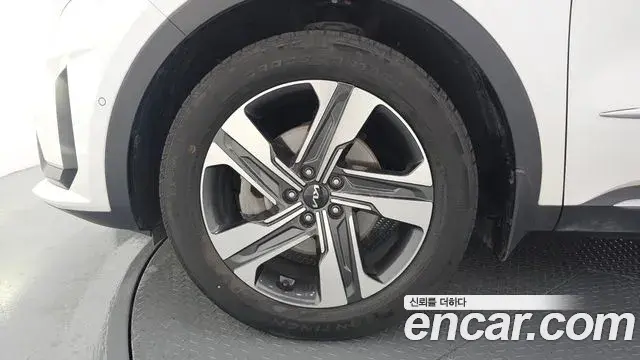 Kia Sorento 2021 — Фото 5/20