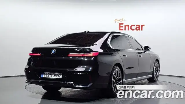 BMW 7 Series 2022 — ფოტო 12/34