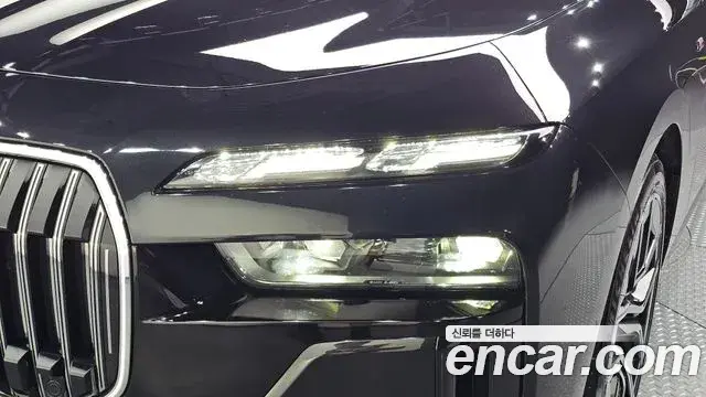 BMW 7 Series 2022 — ფოტო 17/34