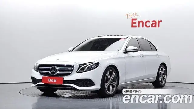 Mercedes-Benz E-Class 2019 — Фото 1/20