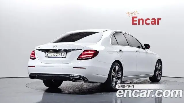 Mercedes-Benz E-Class 2019 — Фото 2/20