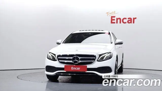 Mercedes-Benz E-Class 2019 — Фото 3/20