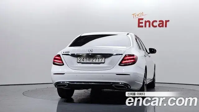 Mercedes-Benz E-Class 2019 — Фото 4/20