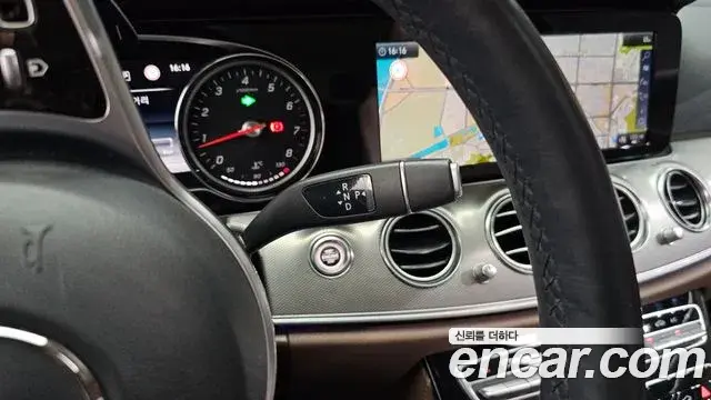 Mercedes-Benz E-Class 2019 — Фото 9/20