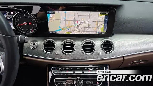 Mercedes-Benz E-Class 2019 — Фото 14/20