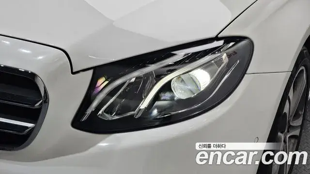 Mercedes-Benz E-Class 2019 — ფოტო 36/37