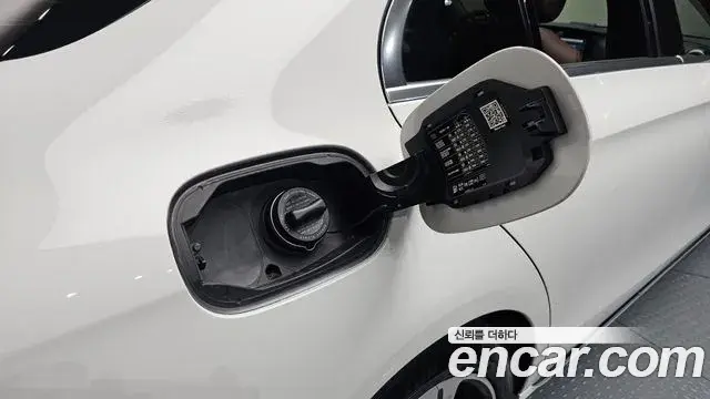 Mercedes-Benz E-Class 2019 — ფოტო 18/37