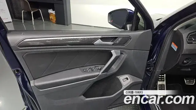 Volkswagen Tiguan 2018 — Photo 13/34