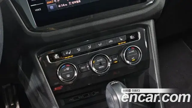 Volkswagen Tiguan 2018 — Photo 8/34
