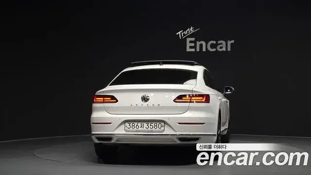 Volkswagen Arteon 2019 — ფოტო 14/20